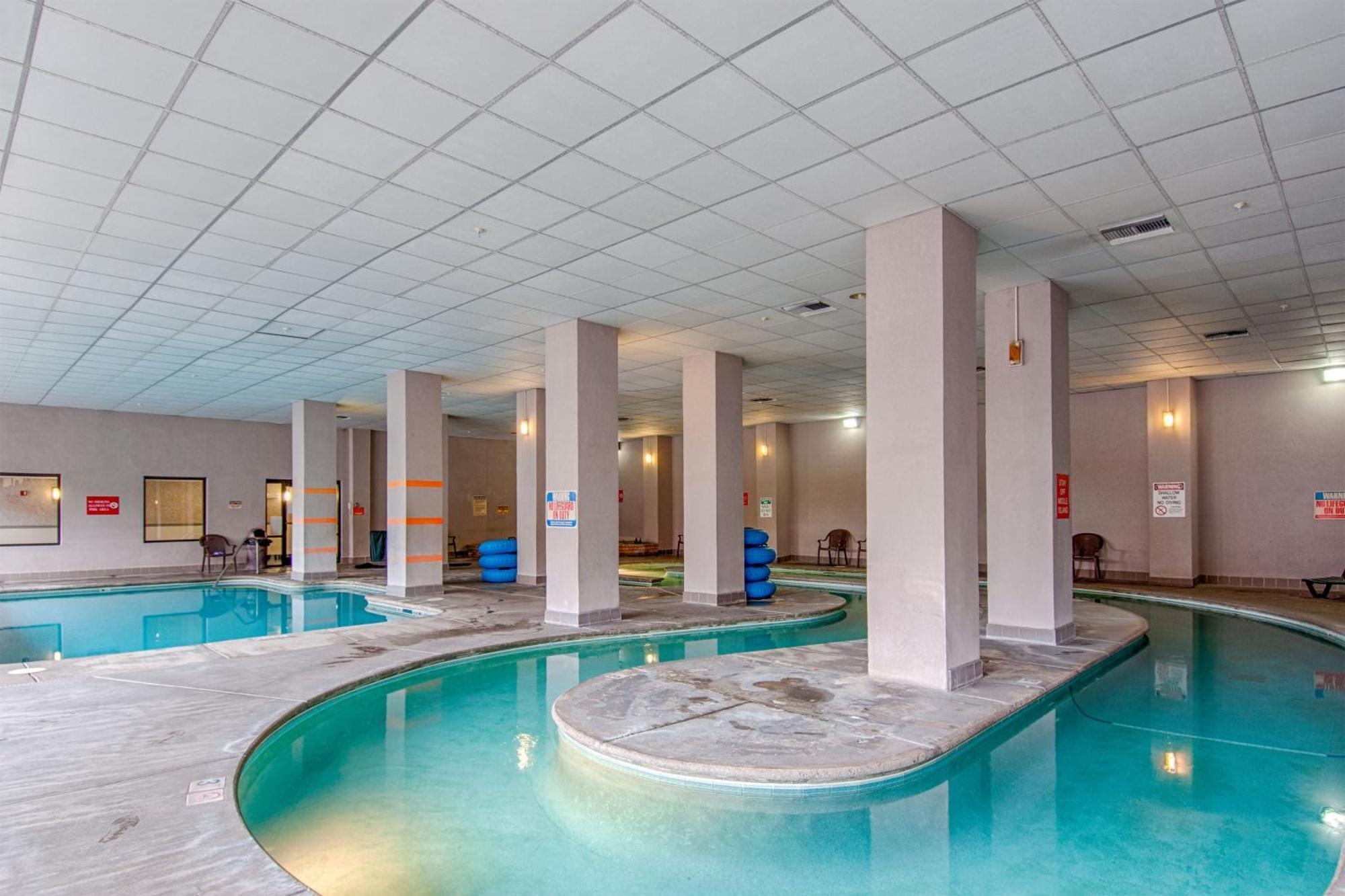 Park Tower Inn Pigeon Forge Bagian luar foto