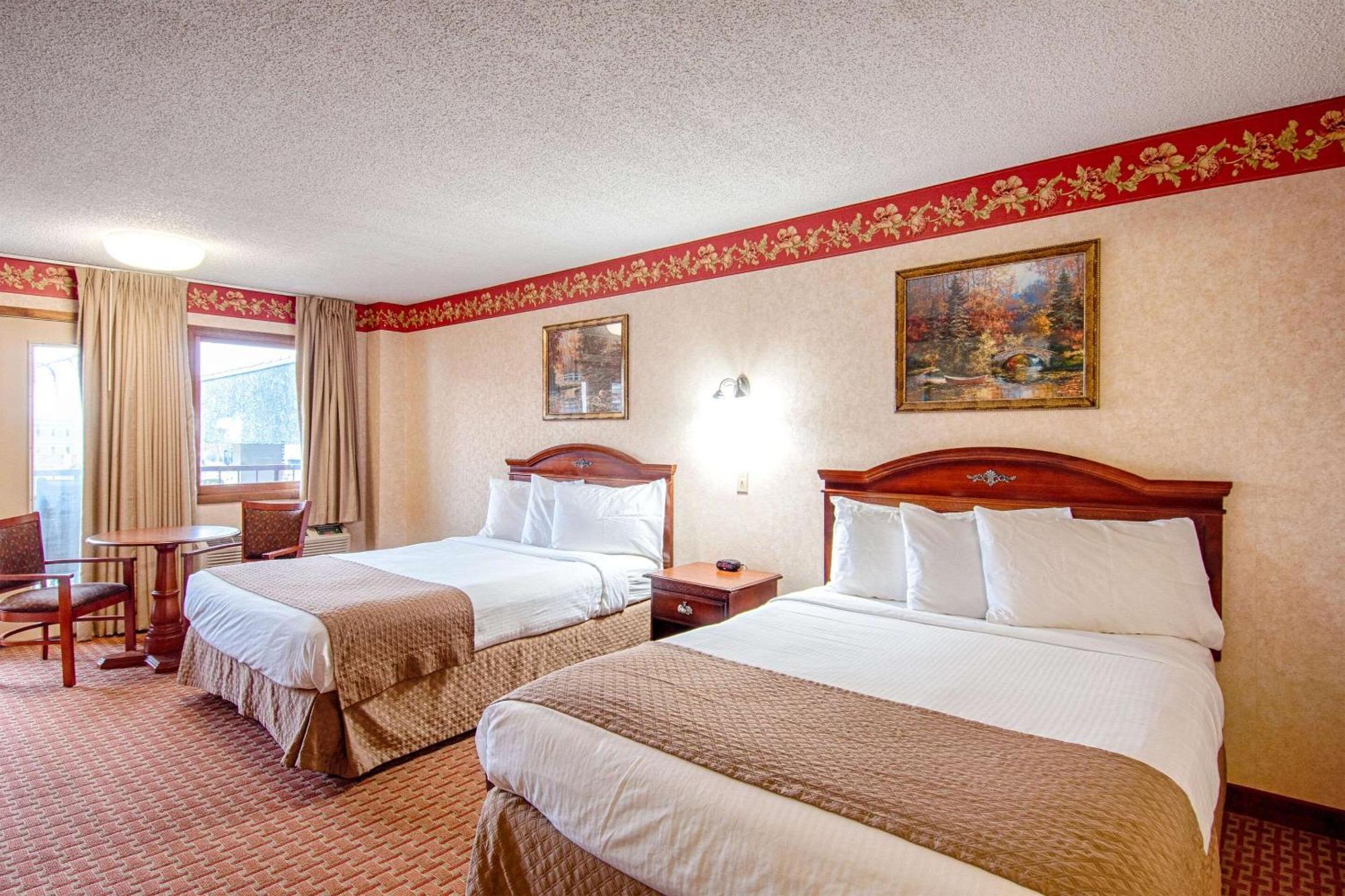 Park Tower Inn Pigeon Forge Bagian luar foto